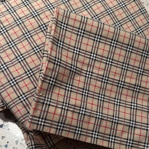 Burberry like print twin sheet set. Brand new. - Picture 1 of 2
